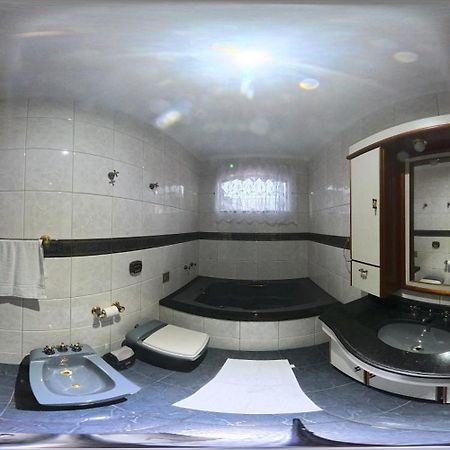 Hostel Blaese Pascal - Hbp กัวรูยุส ภายนอก รูปภาพ