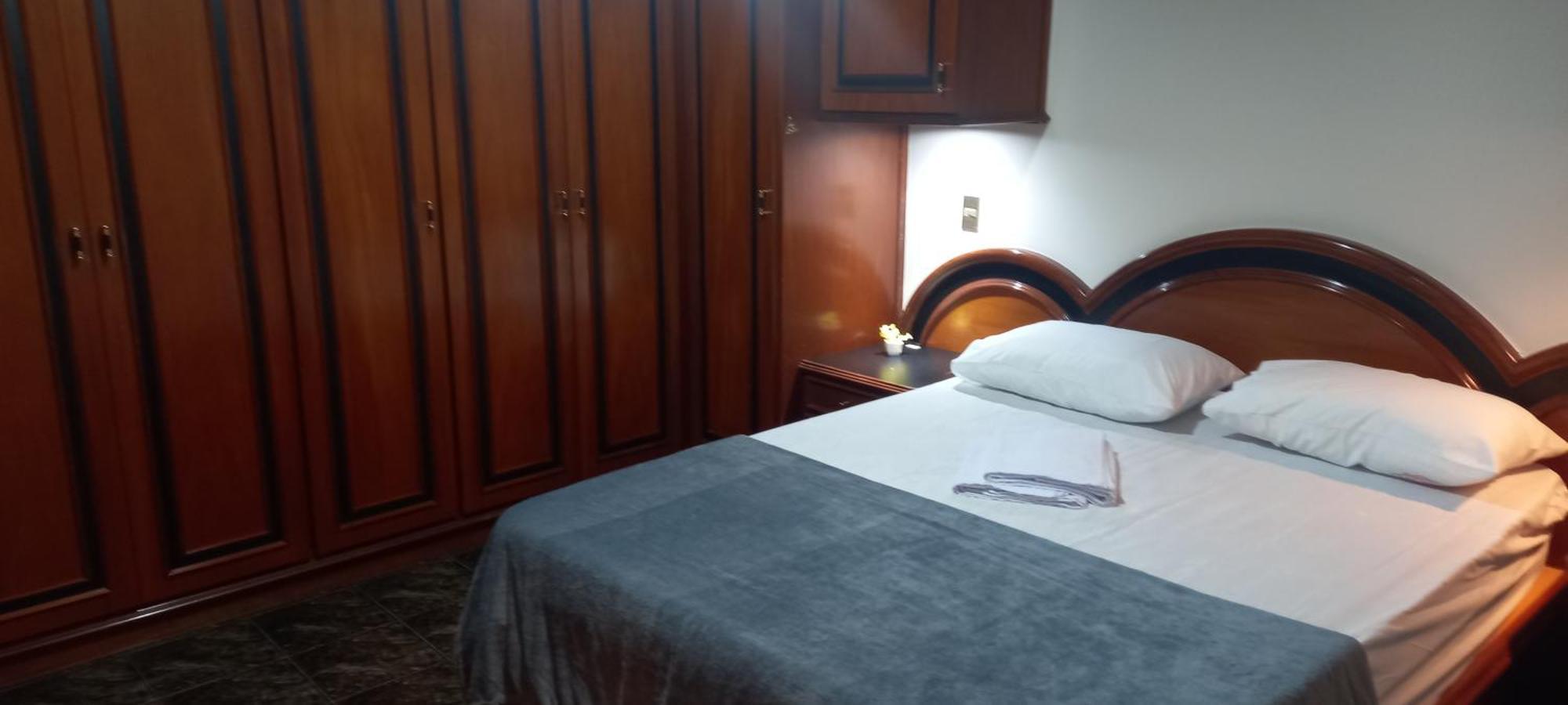 Hostel Blaese Pascal - Hbp กัวรูยุส ภายนอก รูปภาพ