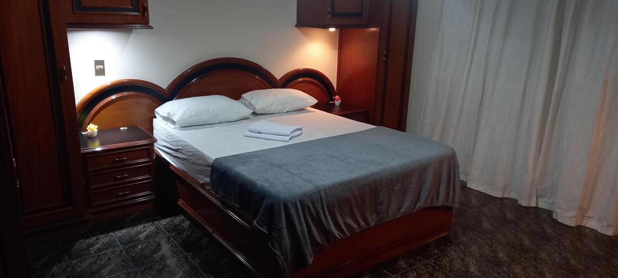 Hostel Blaese Pascal - Hbp กัวรูยุส ภายนอก รูปภาพ