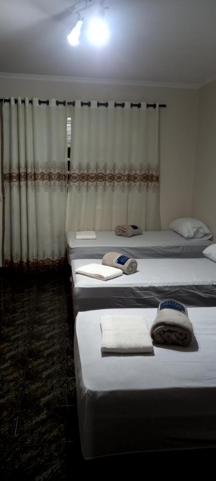 Hostel Blaese Pascal - Hbp กัวรูยุส ภายนอก รูปภาพ