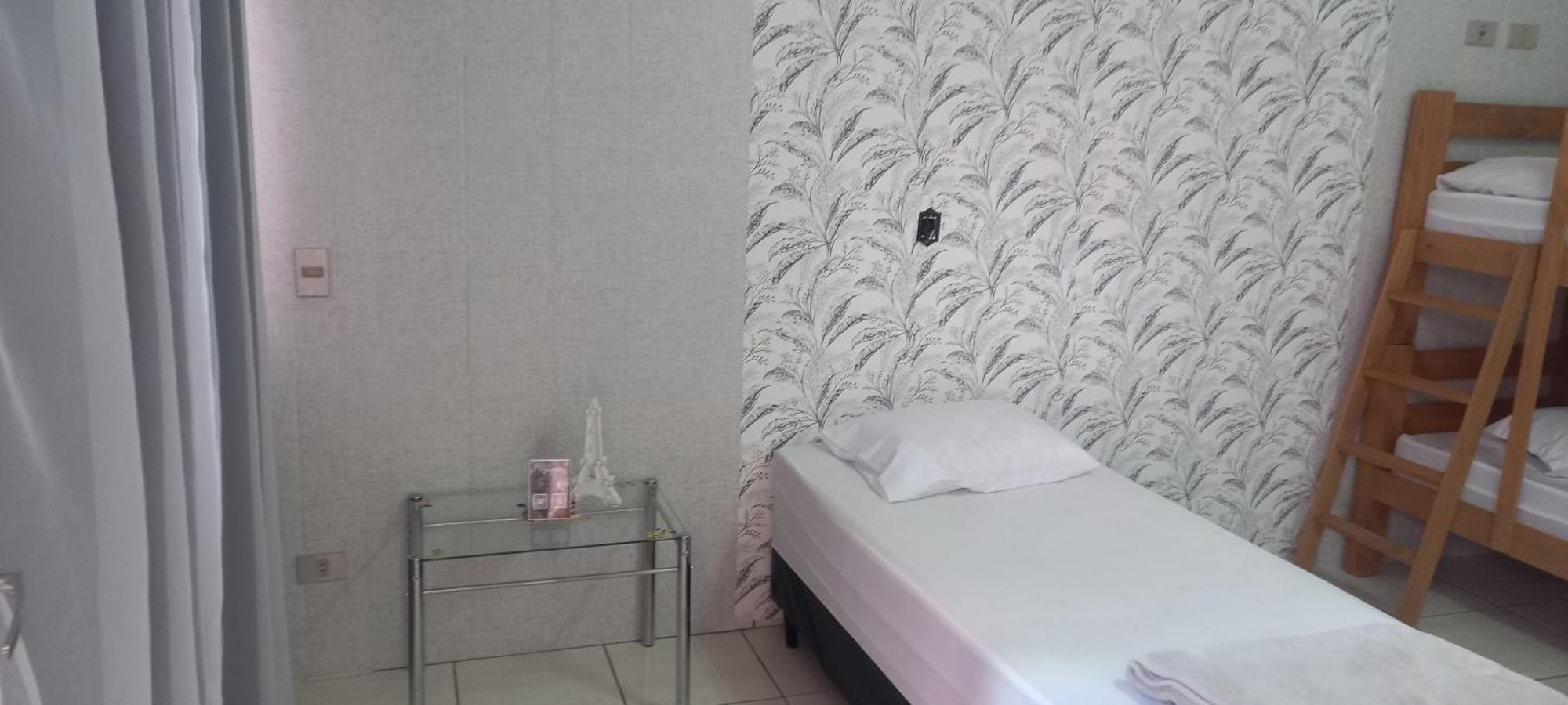 Hostel Blaese Pascal - Hbp กัวรูยุส ภายนอก รูปภาพ