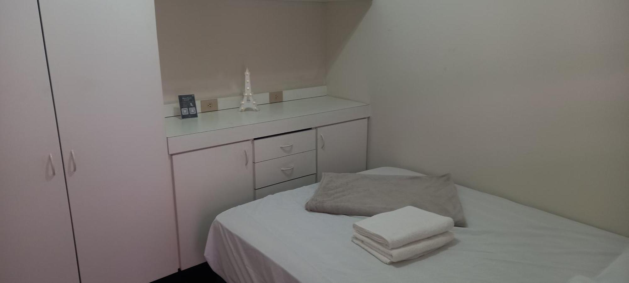 Hostel Blaese Pascal - Hbp กัวรูยุส ภายนอก รูปภาพ