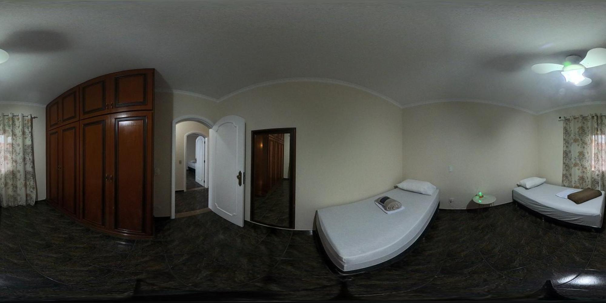 Hostel Blaese Pascal - Hbp กัวรูยุส ภายนอก รูปภาพ