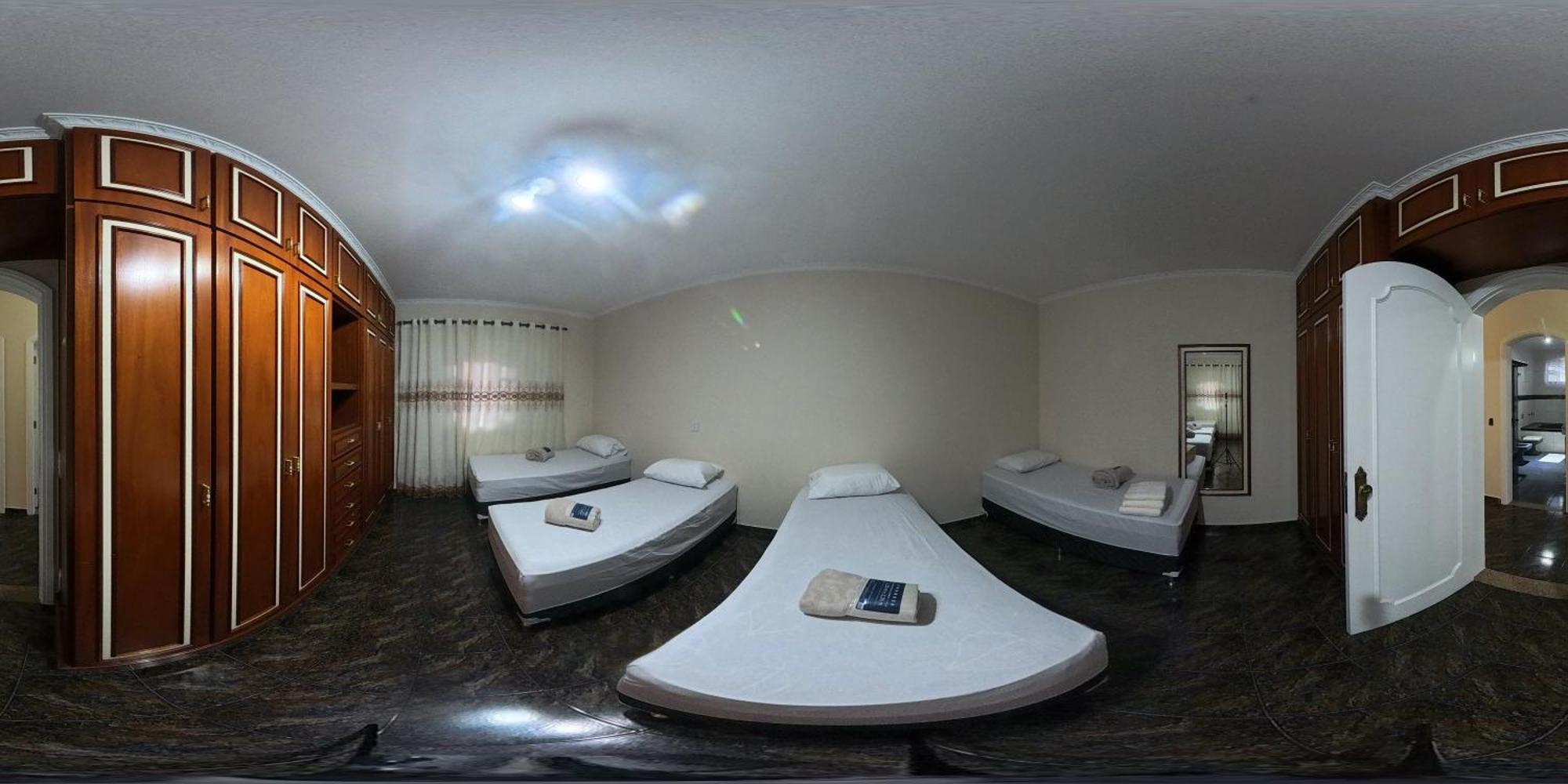 Hostel Blaese Pascal - Hbp กัวรูยุส ภายนอก รูปภาพ
